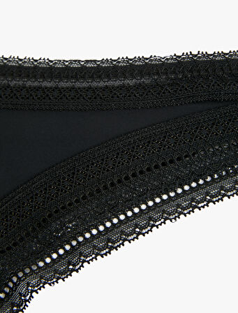 Dantel Detaylı String Külot