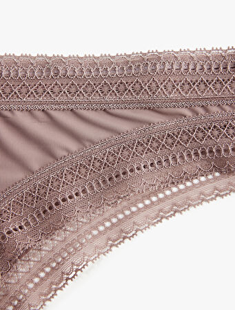 Dantel Detaylı String Külot