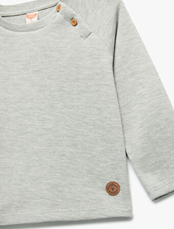 Pamuklu Düğmeli Uzun Kollu Bisiklet Yaka Sweatshirt