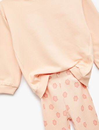 Pamuklu Bisiklet Yaka Uzun Kollu Sweatshirt ve Ribanalı Çiçek Baskılı Tayt Seti