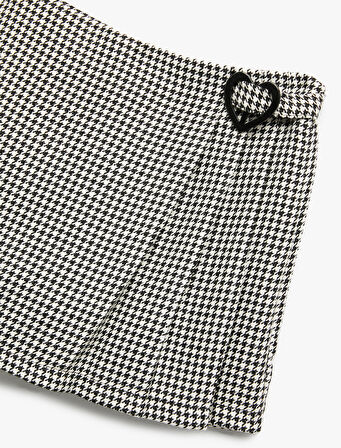 Viskon Karışımlı Kalp Toka Detaylı Pileli Şort Etek