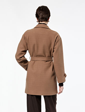 Uzun Kollu Cepli Düğmeli Kemerli Kruvaze Kaşe Kaban