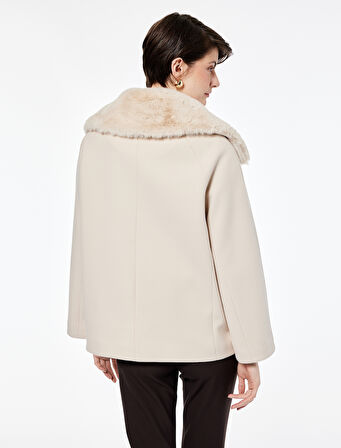 Uzun Kollu Cepli Düğmeli Çıkarılabilir Suni Kürk Yakalı Kaşe Kaban