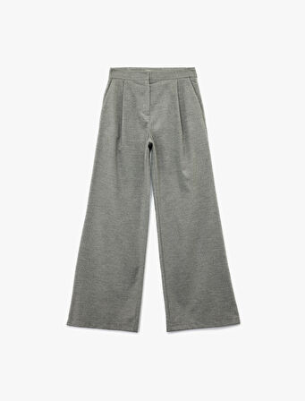 Cepli Piliseli Geniş Paça Kumaş Pantolon