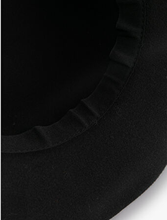 Bant Detaylı Fötr Şapka