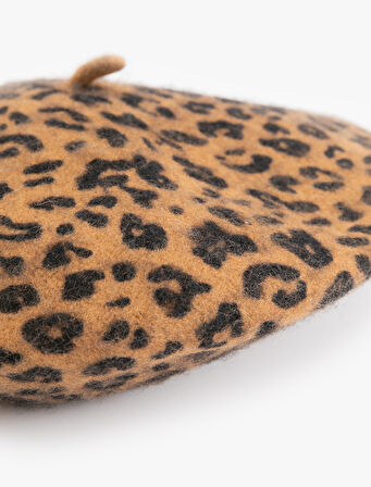Leopar Desenli Ressam Şapka