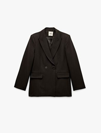 Kapaklı Çift Cepli Uzun Kollu Kruvaze Blazer Ceket