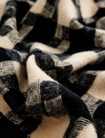 Kazayağı Desenli Püsküllü Uzun Atkı