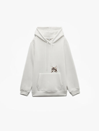 Şardonlu Uzun Kollu Kapüşonlu Kanguru Cepli Nakış Detaylı Sweatshirt