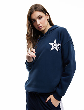Uzun Kollu Kapüşonlu Şardonlu Arkası Baskılı Oversize Sweatshirt