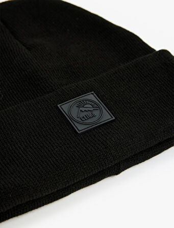 Etiket Detaylı Basic Katlı Bere