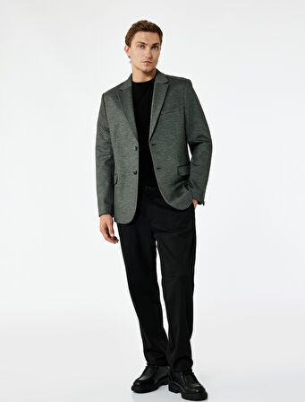 Uzun Kollu Kapaklı Cep Detaylı Düğmeli Slim Fit Mono Yaka Blazer Ceket
