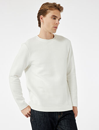 Uzun Kollu Pamuklu Bisiklet Yaka Basic Sweatshirt