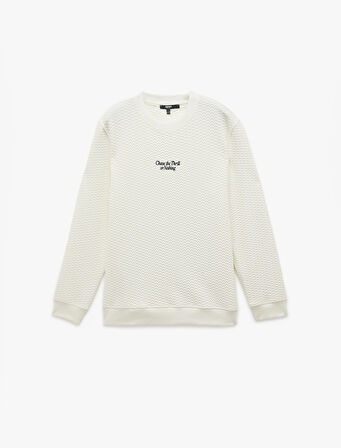 Uzun Kollu Bisiklet Yaka Dokulu İşlemeli Sweatshirt