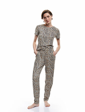 Kısa Kollu Bisiklet Yaka Leopar Desenli Crop Pijama Üstü