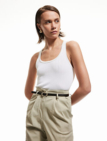 Derin Yuvarlak Yaka Kolsuz Triko Atlet