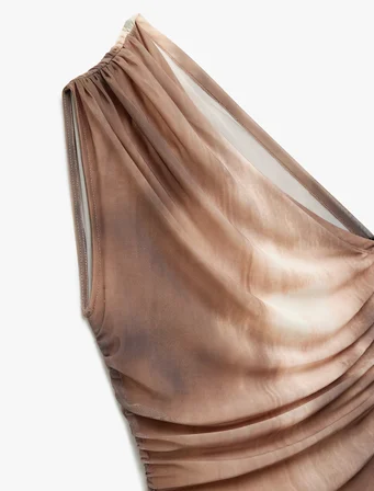 Slim Fit Drape Detaylı Batik Desenli Tek Omuz Bluz