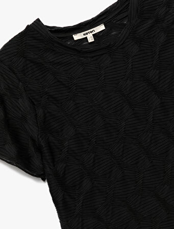 Bürümcük Kumaş Dokulu Slim Fit Kısa Kollu Bisiklet Yaka Tişört