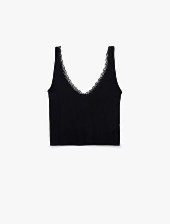 Dantel Detaylı Kalın Askılı V Yaka Pijama Üstü