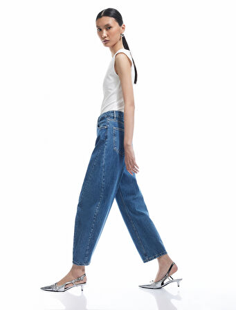 Rahat Kesim Yüksek Bel Düğmeli Pamuklu Barrel Jean Pantolon