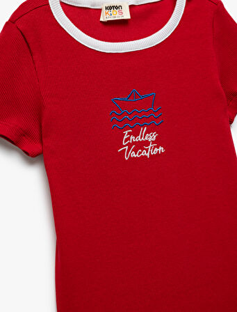 Bisiklet Yaka Kısa Kollu Pamuklu Nakışlı Kaşkorse Tişört