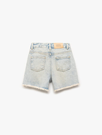 Pamuklu Bol Kalıp Saçaklı Paça Denim Şort