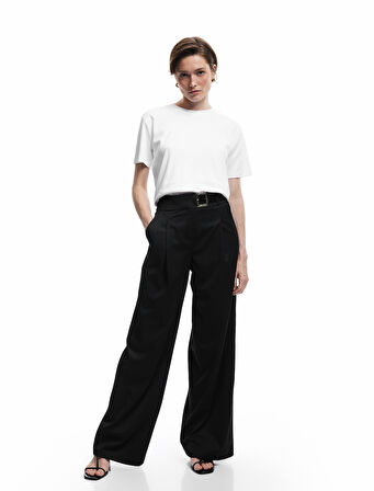 Pamuklu Kısa Kollu Bisiklet Yaka Basic Tişört