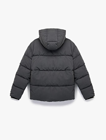 Uzun Kollu Kapüşonlu Fermuarlı Kışlık Şişme Mont