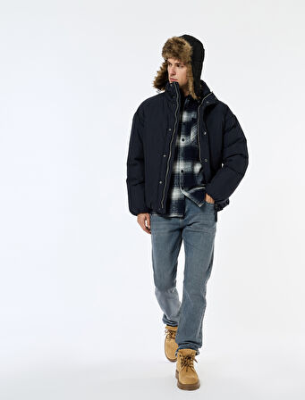 Uzun Kollu Fermuarlı Dik Yaka Kışlık Şişme Mont