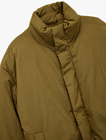 Uzun Kollu Fermuarlı Dik Yaka Kışlık Şişme Mont