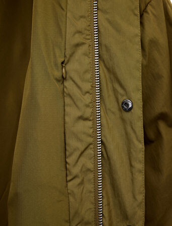 Uzun Kollu Fermuarlı Dik Yaka Kışlık Şişme Mont