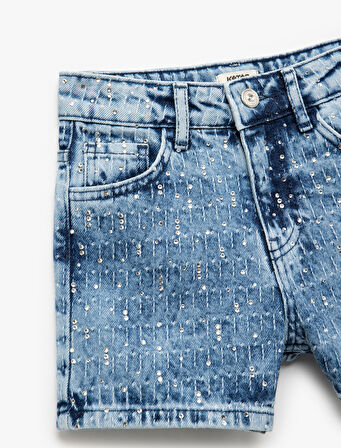 Pamuklu Cepli Taş Detaylı Denim Şort