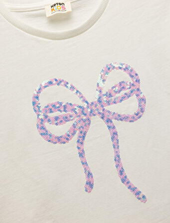 Pullu Payetli Kurdele Detaylı Bisiklet Yaka Kısa Kollu Tişört