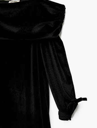 Fiyonklu Uzun Kollu Düşük Omuz Detaylı Askılı Kadife Elbise