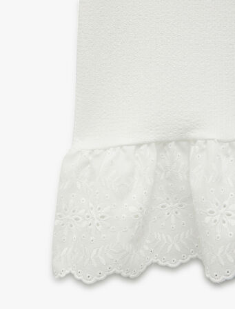 Brodeli Fırfır Detaylı Kelebek Kol Bisiklet Yaka Bluz