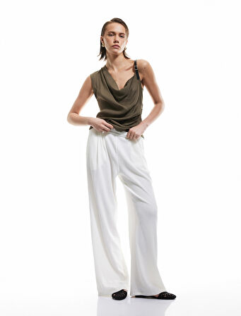 Regular Fit Cepli Pile Detaylı Geniş Paça Kumaş Pantolon