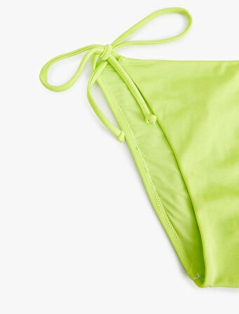 Astarlı Biyeli Bağcıklı Yanları İpli Parlak Bikini Altı
