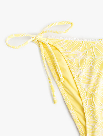 Floral Dokulu Yanları İpli Bikini Altı