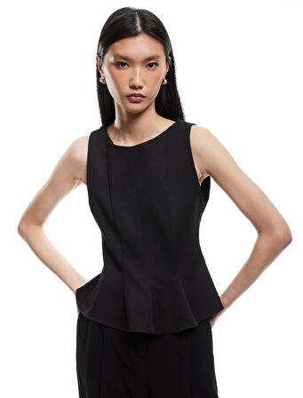 Peplum Kesim Yuvarlak Yaka Kolsuz Bluz