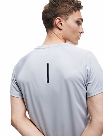Kısa Kollu Bisiklet Yaka Reglan Kol Arkası Baskılı Slim Fit Spor Tişört