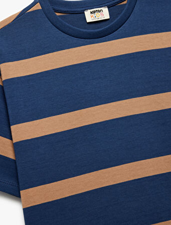 Pamuklu Bisiklet Yaka Kısa Kollu Oversize Tişört