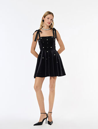 Kare Yaka Volanlı Taş Detaylı Kadife Kolsuz Mini Elbise