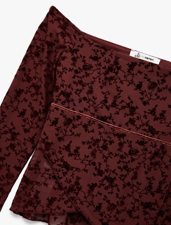 Slim Fit Asimetrik Uzun İspanyol Kollu Dantelli Omzu Açık Tül Tişört