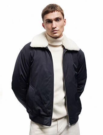 Uzun Kollu Cep Detaylı Fermuarlı Peluş Yaka Kışlık Şişme Mont