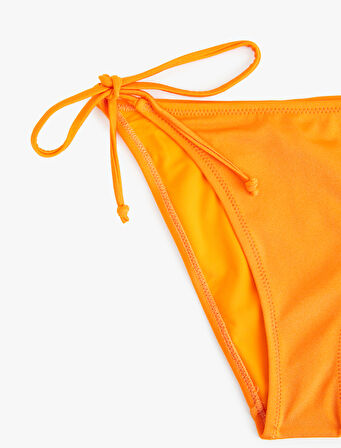 Yanları Bağlamalı İpli Bikini Altı
