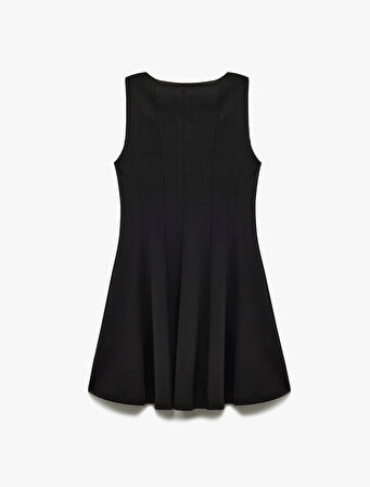 Geniş Yuvarlak Yaka Slim Fit Kolsuz Mini Elbise