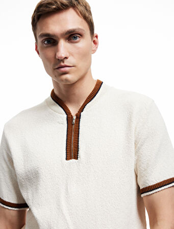 Fermuarlı V Yaka Regular Fit Kısa Kollu Triko Tişört