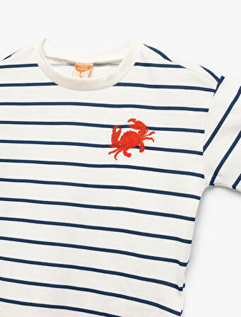 Yengeç Nakış Detaylı Kısa Kollu Bisiklet Yaka Pamuklu Tişört