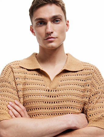 Kısa Kollu V Yaka Ajurlu Triko Tişört