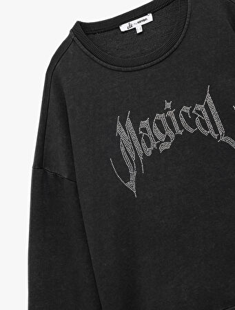 Şardonlu Uzun Kollu Bisiklet Yaka Taşlı Baskılı Oversize Sweatshirt